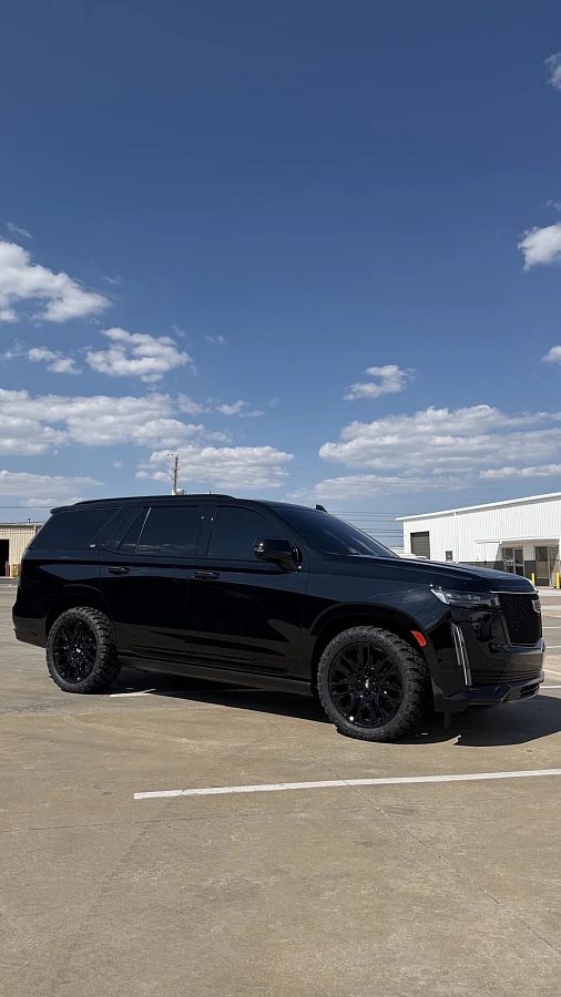 Replica Wheels 22" GM Platinum 1105 — Gloss Black on 2025 Cadillac Escalade