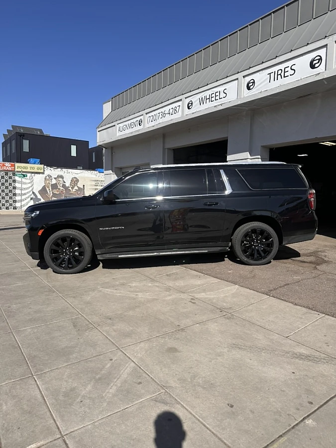 Black Replica Wheels 22" High Country 1115 on 2025 Chevrolet Suburban
