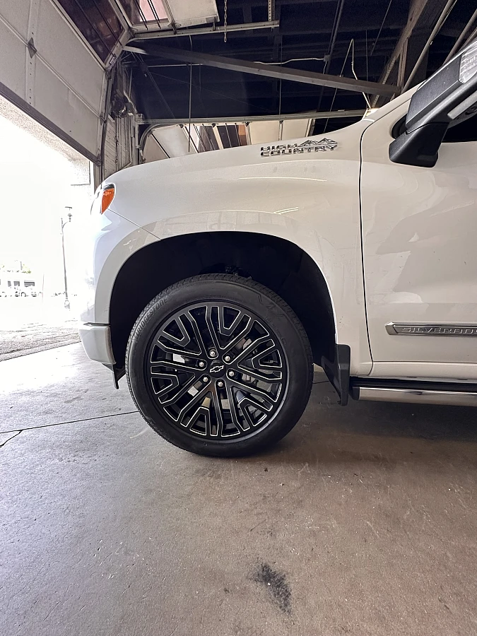 Black and Milled Replica Wheels 22" Hollander 1109 on 2025 Chevrolet Silverado 1500