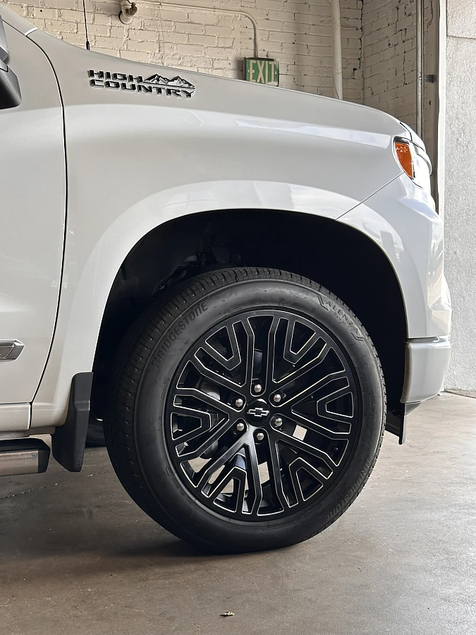 Replica Wheels 22" Hollander 1109 Black and Milled Rim on 2025 Chevrolet Silverado 1500