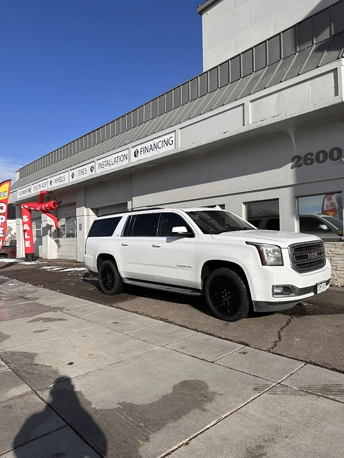2020 GMC Yukon XL with Replica Wheels 22" Hollander 1109 Black Wheels