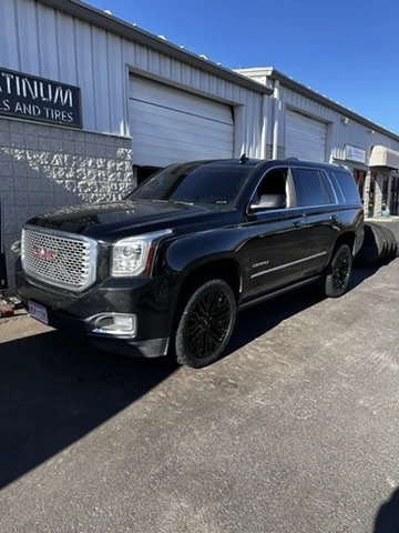 Replica Wheels 22" Hollander 1109 Black on 2020 GMC Yukon