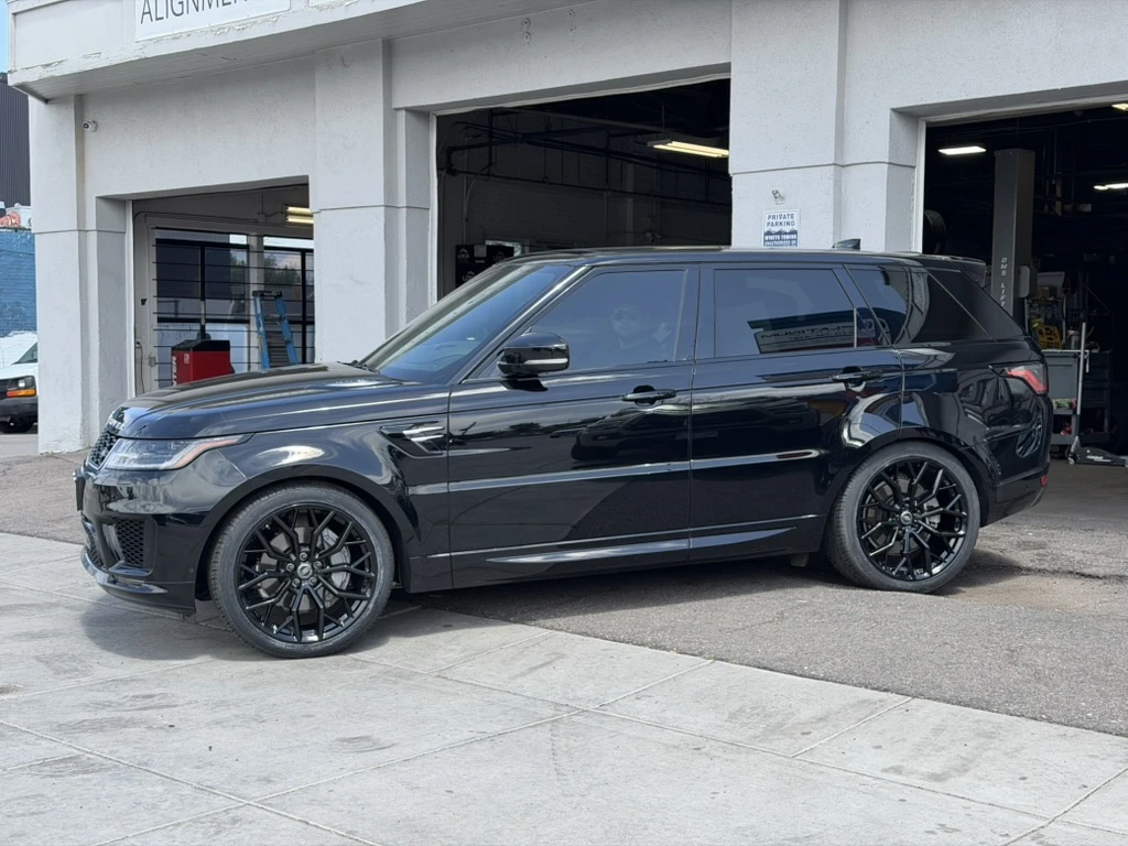 Replica Wheels 22" Range Rover 1171 Black on 2020 Land Rover Range Rover Sport