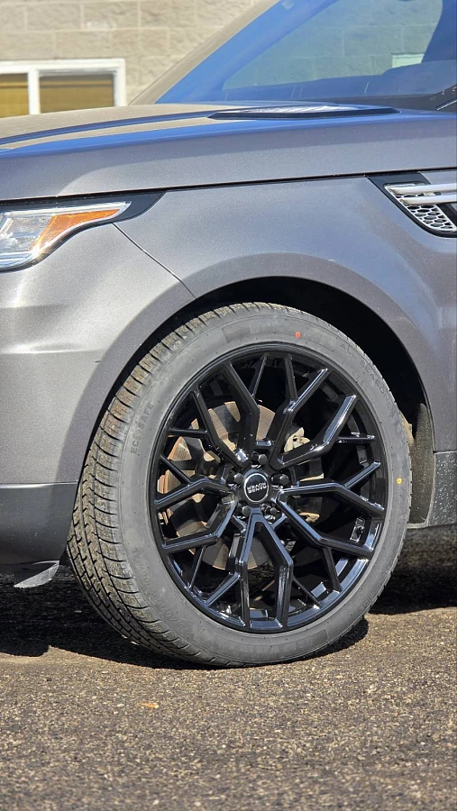 2021 Land Rover Range Rover with Replica Wheels 22" Range Rover 1171 Black Wheels