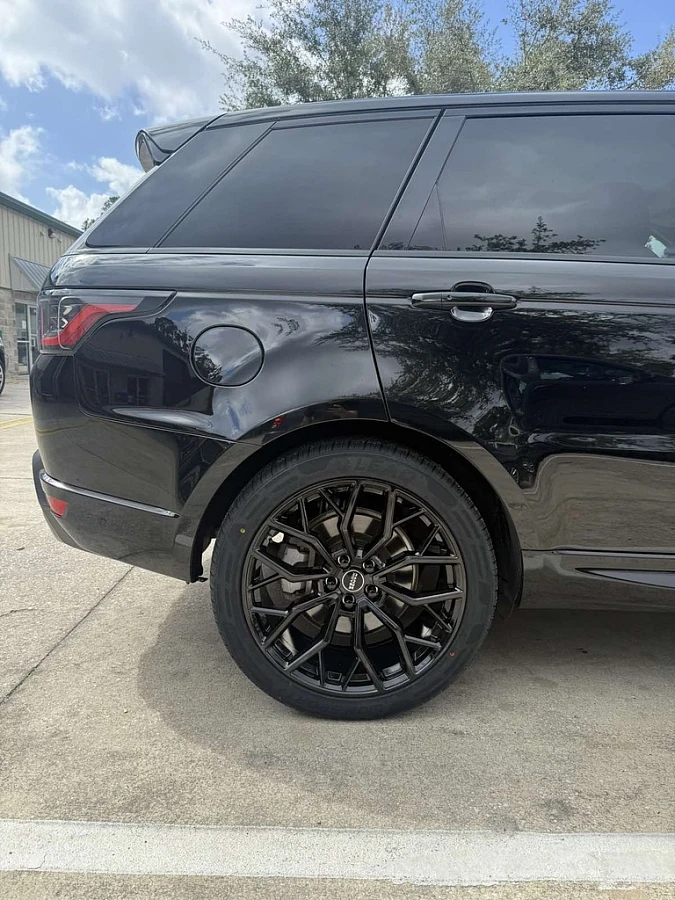 2022 Land Rover Range Rover Sport with Replica Wheels 22" Range Rover 1171 Black Wheels