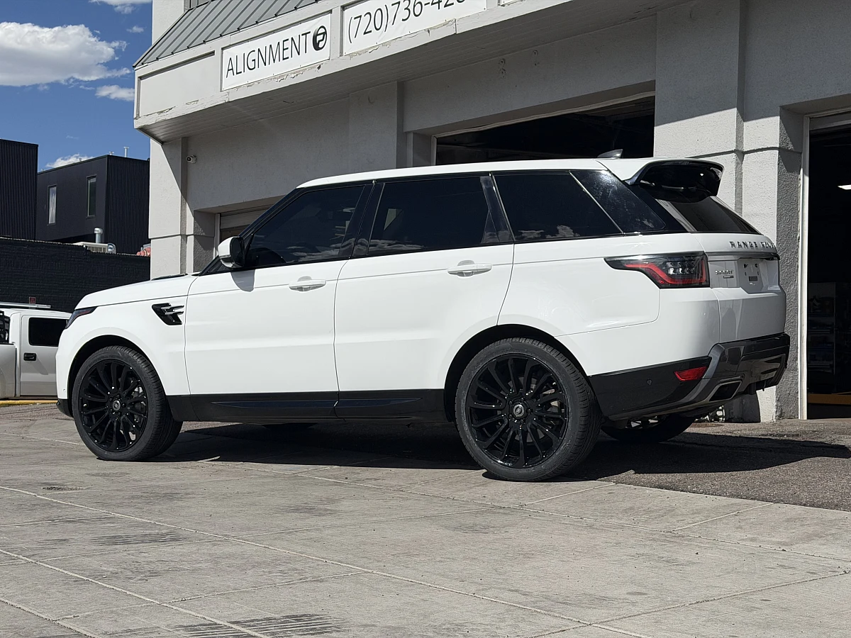 2021 Land Rover Range Rover with Black Replica Wheels 22" Range Rover Autobiography 1132 Rims