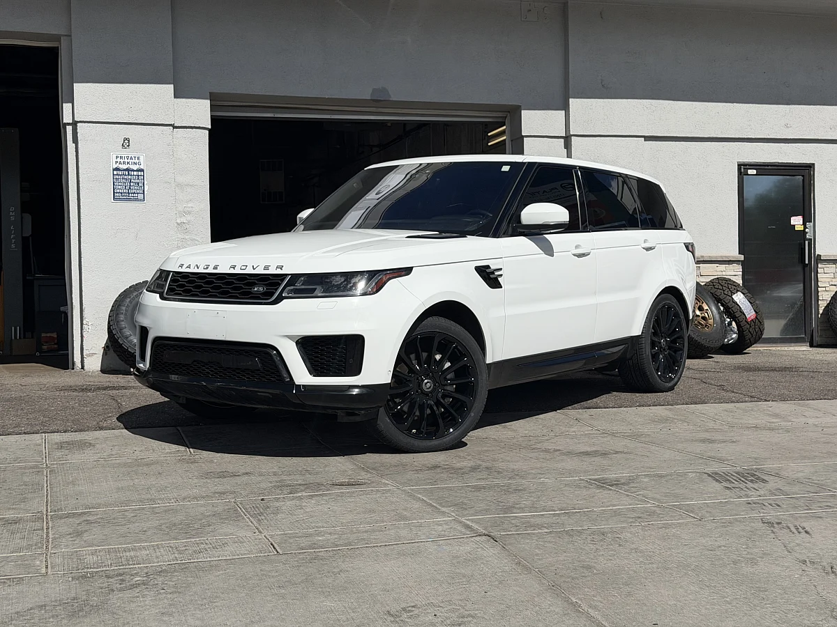 2021 Land Rover Range Rover Equipped with Replica Wheels 22" Range Rover Autobiography 1132 Black