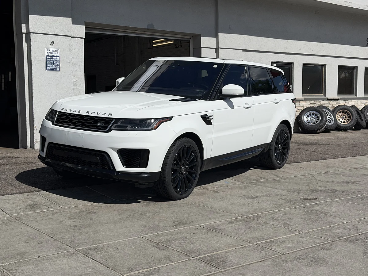 2021 Land Rover Range Rover with Replica Wheels 22" Range Rover Autobiography 1132 Black Rims