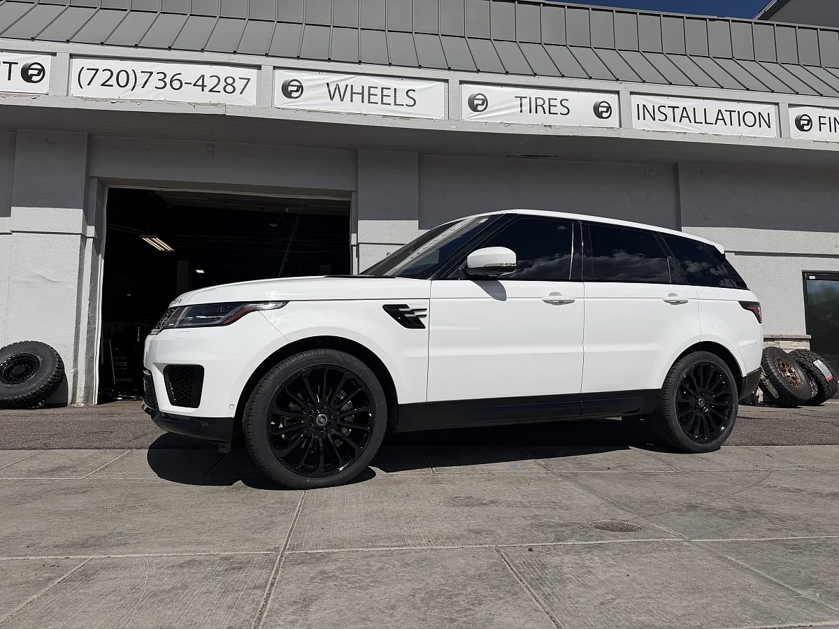Black Replica Wheels 22" Range Rover Autobiography 1132 on 2021 Land Rover Range Rover