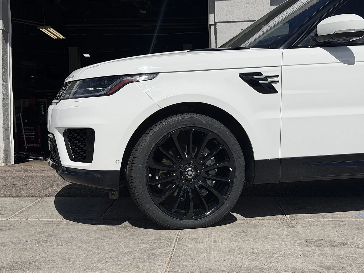 Replica Wheels 22" Range Rover Autobiography 1132 Black on 2021 Land Rover Range Rover