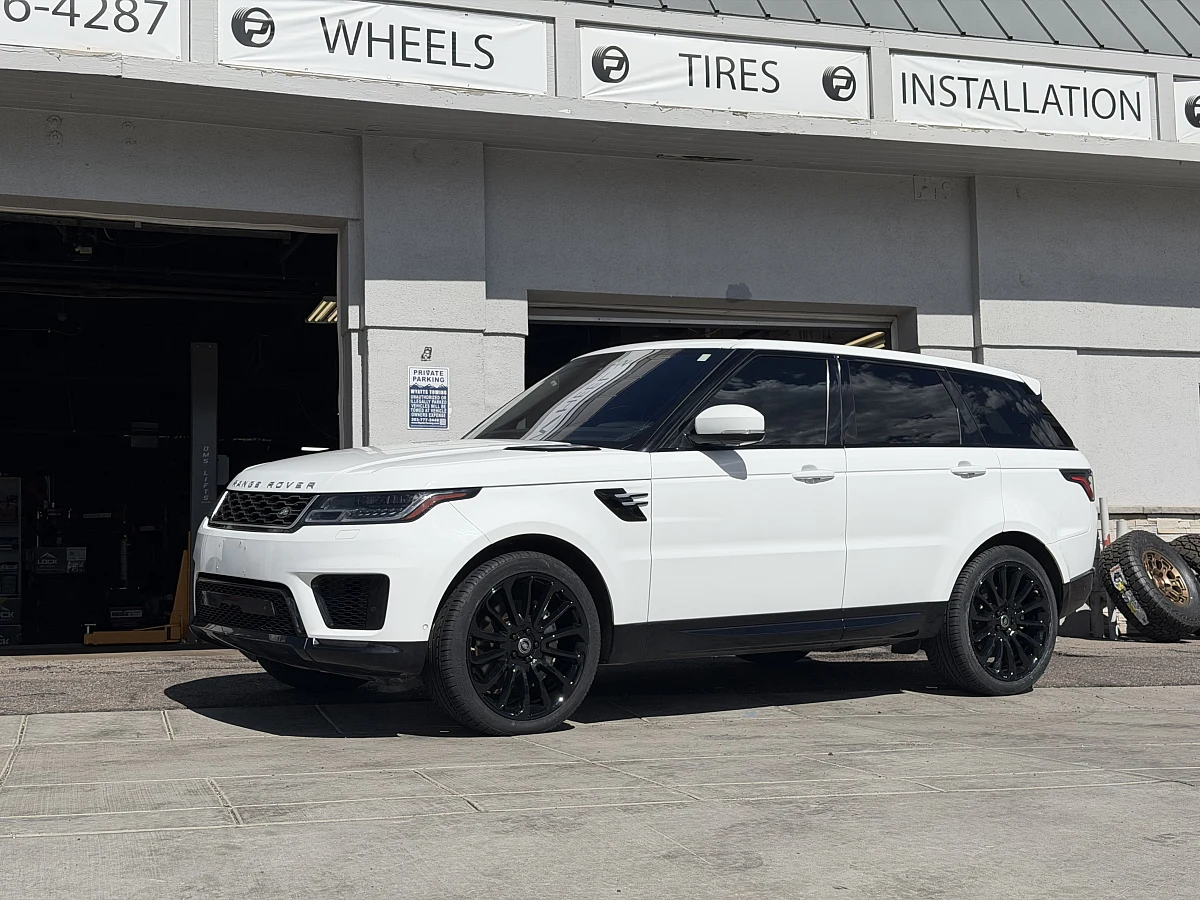 Replica Wheels 22" Range Rover Autobiography 1132 Black Rim on 2021 Land Rover Range Rover