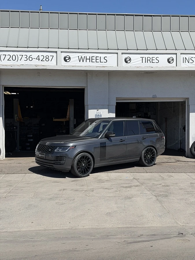 Replica Wheels 22" Range Rover Autobiography 1132 Black on 2022 Land Rover Range Rover Sport
