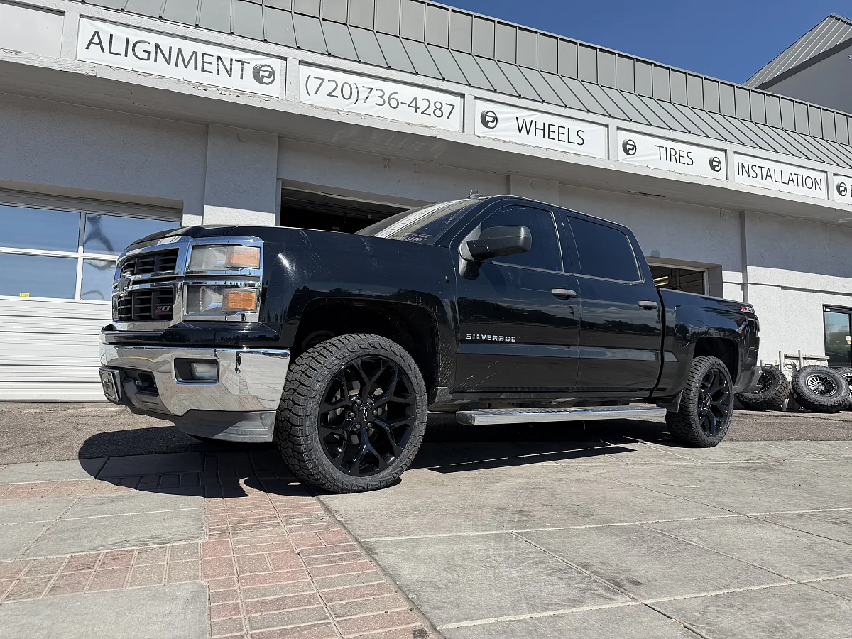 Black Replica Wheels 22" Snowflake Style 1101 on 2017 Chevrolet Silverado 1500