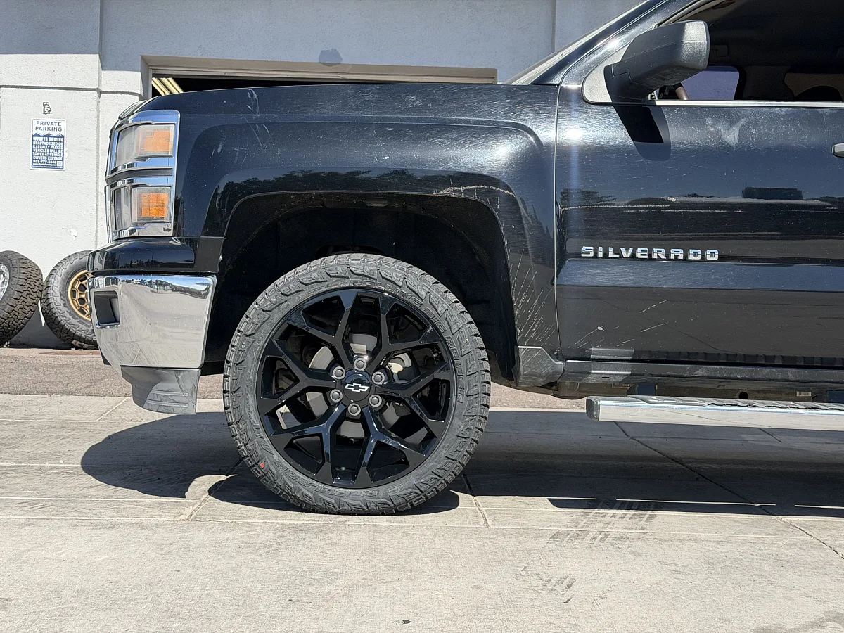 Replica Wheels 22" Snowflake Style 1101 Black Rim on 2017 Chevrolet Silverado 1500
