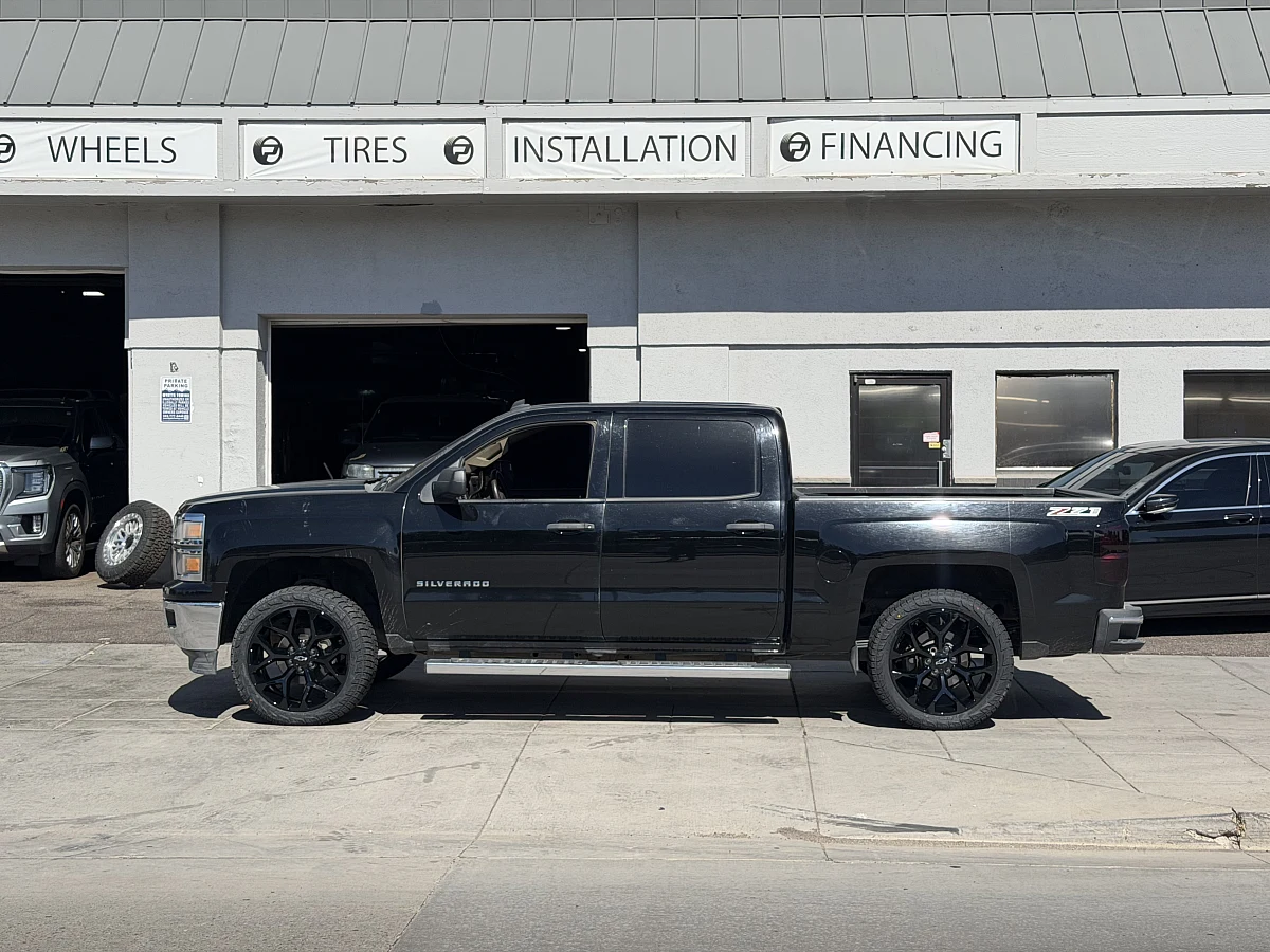 Replica Wheels Black 22" Snowflake Style 1101 Wheel on 2017 Chevrolet Silverado 1500