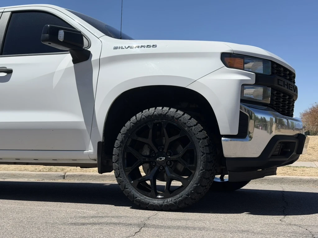 Black Replica Wheels 22" Snowflake Style 1101 on 2023 Chevrolet Silverado 1500