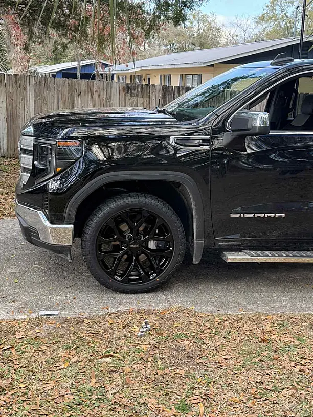 2024 GMC Sierra 1500 with Replica Wheels 22" Snowflake Style 1101 Black Wheels