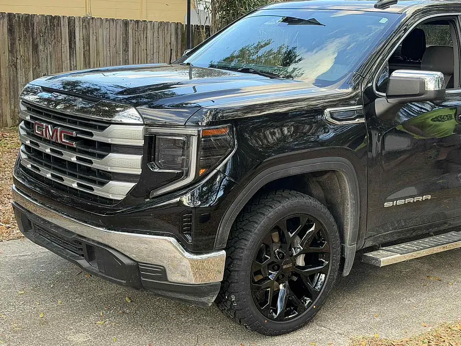 2024 GMC Sierra 1500 with Replica Wheels 22" Snowflake Style 1101 Black Rims