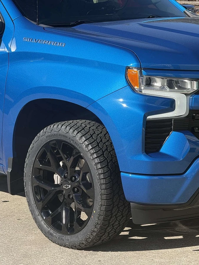 2025 Chevrolet Silverado 1500 with Replica Wheels 22" Snowflake Style 1101 Black Wheels