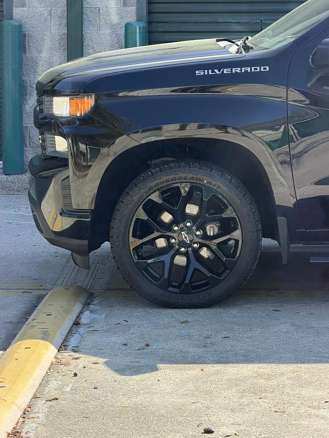 2025 Chevrolet Silverado 1500 with Black Replica Wheels 22" Snowflake Style 1101 Rims