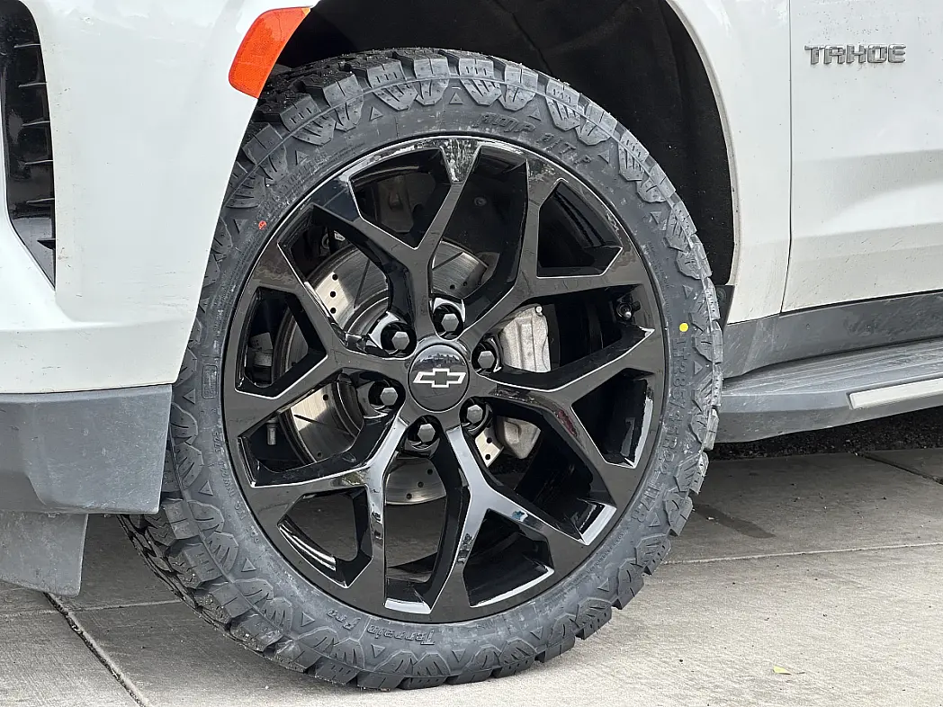 2025 Chevrolet Tahoe with Replica Wheels 22" Snowflake Style 1101 Black Rims
