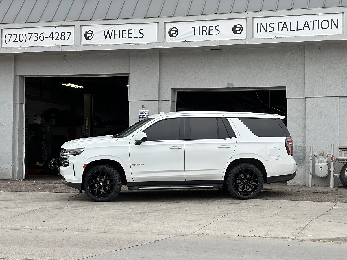 Replica Wheels Black 22" Snowflake Style 1101 Wheel on 2025 Chevrolet Tahoe