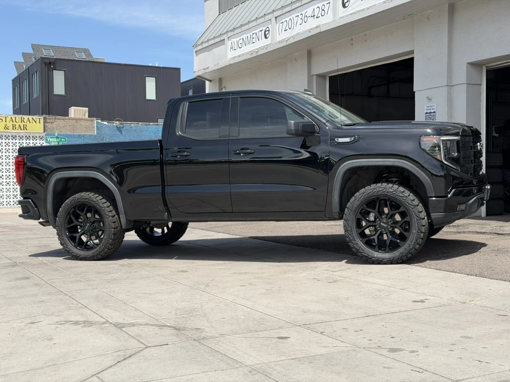 2025 GMC Sierra 1500 Equipped with Replica Wheels 22" Snowflake Style 1101 Black