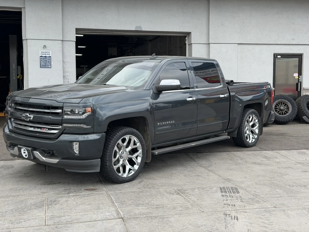 2016 Chevrolet Silverado 1500 with Replica Wheels 22" Snowflake Style 1101 Chrome Wheels