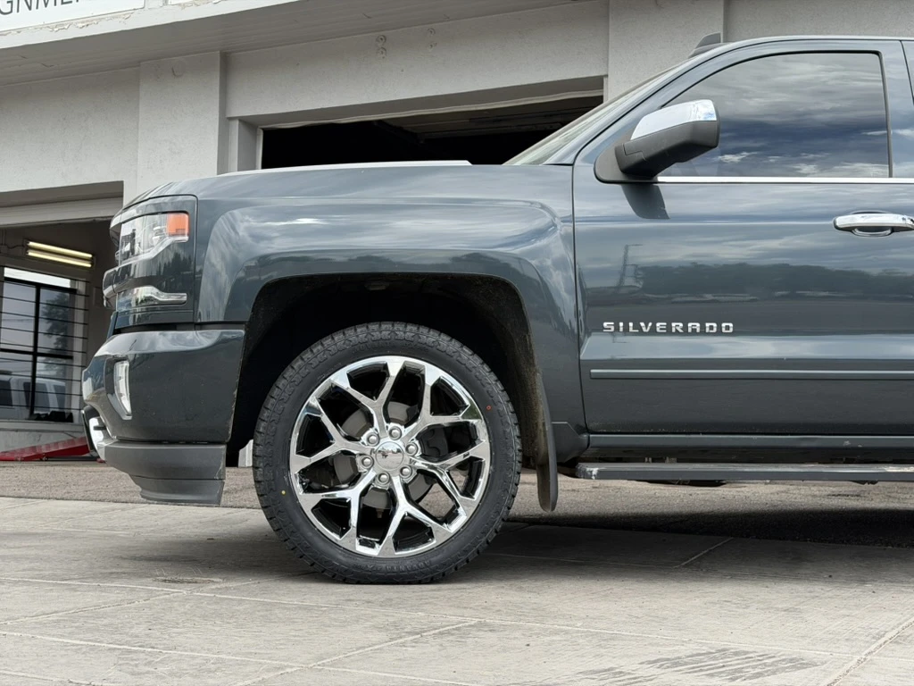 2016 Chevrolet Silverado 1500 with Chrome Replica Wheels 22" Snowflake Style 1101 Rims
