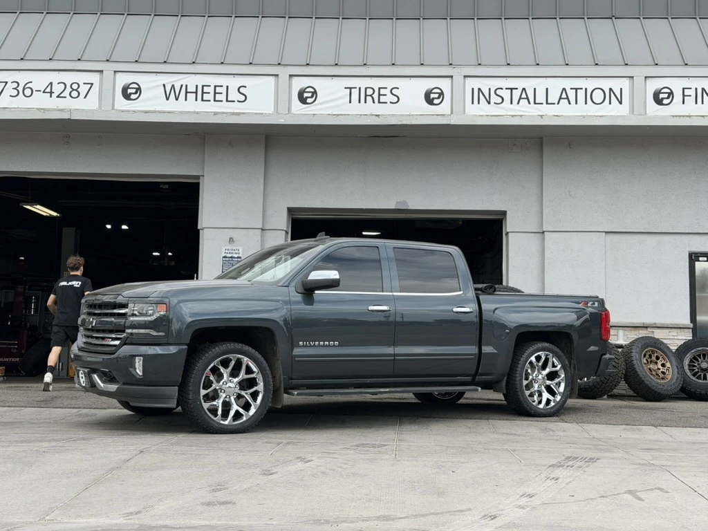 Replica Wheels 22" Snowflake Style 1101 Chrome on 2016 Chevrolet Silverado 1500