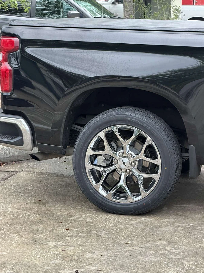 2025 Chevrolet Silverado 1500 with Replica Wheels 22" Snowflake Style 1101 Chrome Wheels