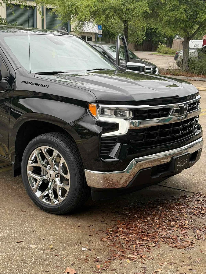 Replica Wheels 22" Snowflake Style 1101 Chrome Rim on 2025 Chevrolet Silverado 1500