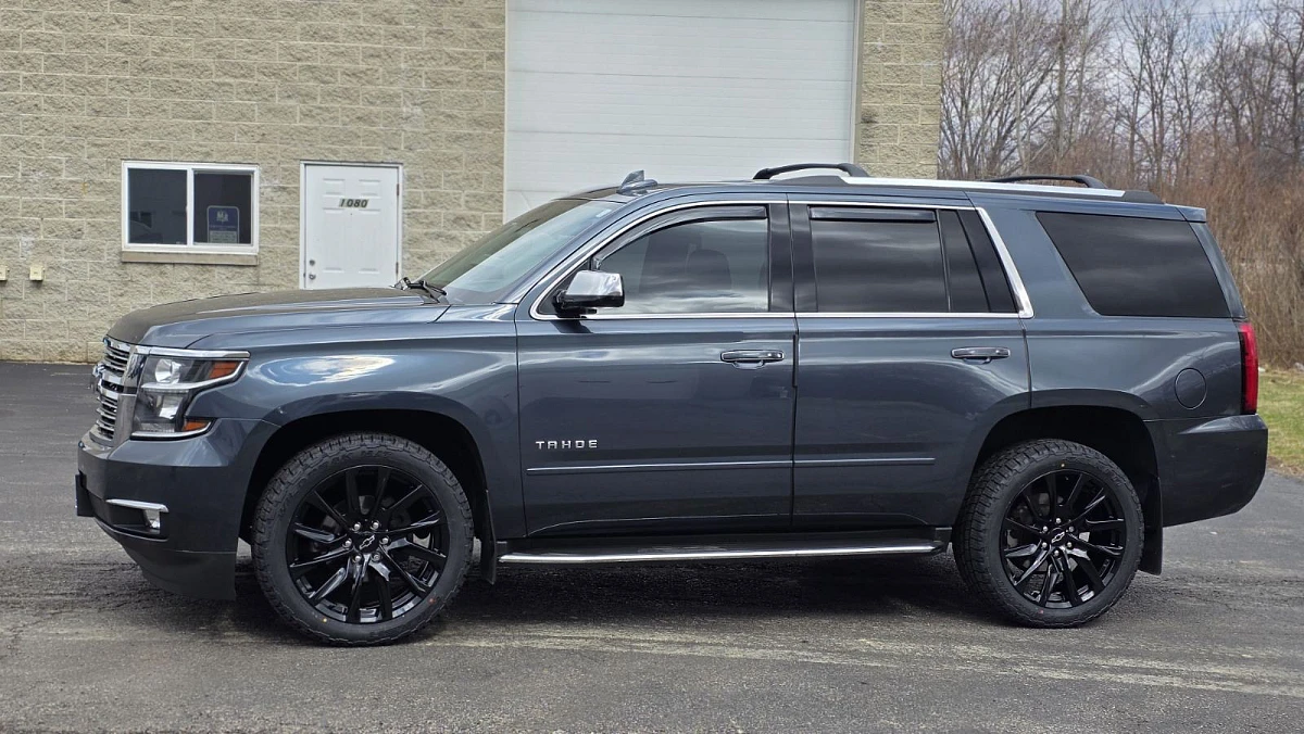 Black Replica Wheels 22" SSX Style 1106 on 2016 Chevrolet Tahoe