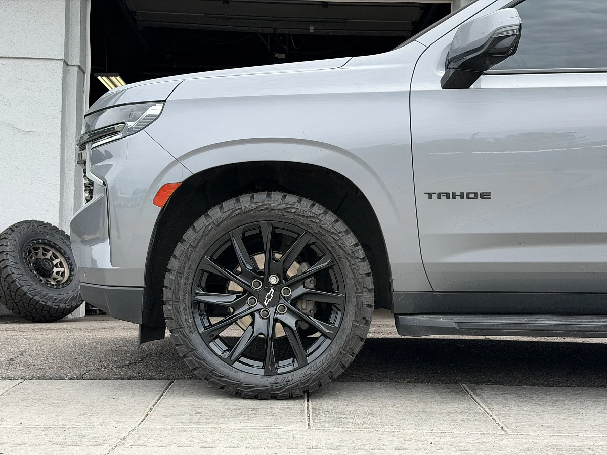 2022 Chevrolet Tahoe with Replica Wheels 22" SSX Style 1106 Black Rims