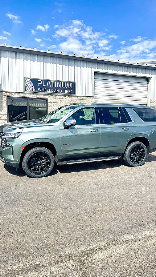 Black Replica Wheels 22" SSX Style 1106 on 2023 Chevrolet Tahoe
