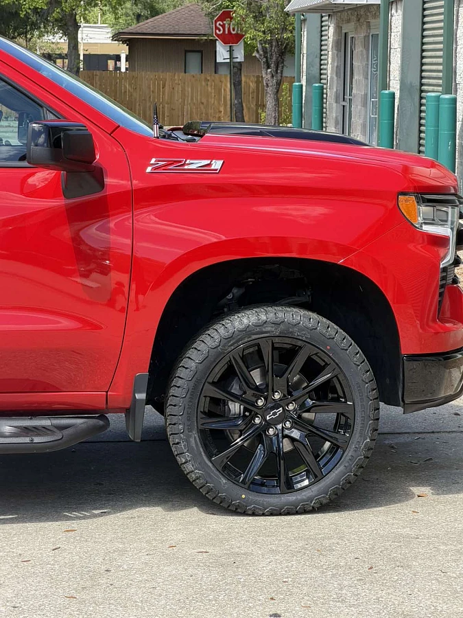 Black Replica Wheels 22" SSX Style 1106 on 2025 Chevrolet Silverado 1500