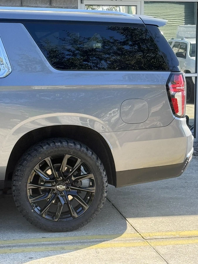 2025 Chevrolet Suburban with Replica Wheels 22" SSX Style 1106 Black Wheels