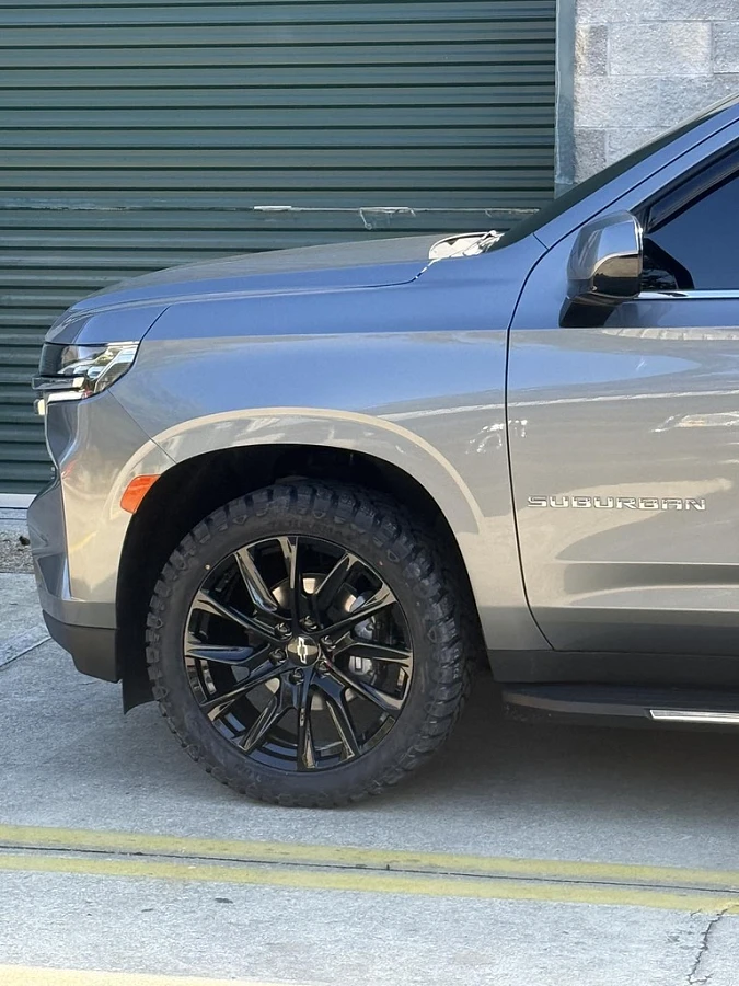 Black Replica Wheels 22" SSX Style 1106 on 2025 Chevrolet Suburban