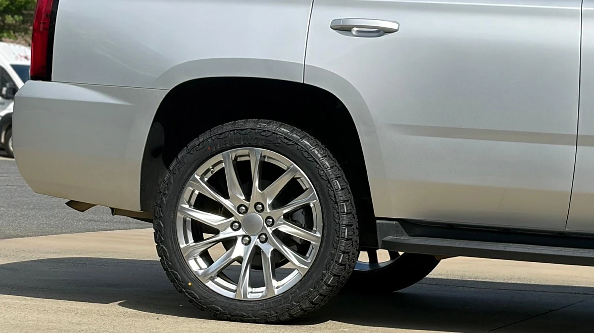 2019 Chevrolet Tahoe with Replica Wheels 22" SSX Style 1106 Charcoal Wheels