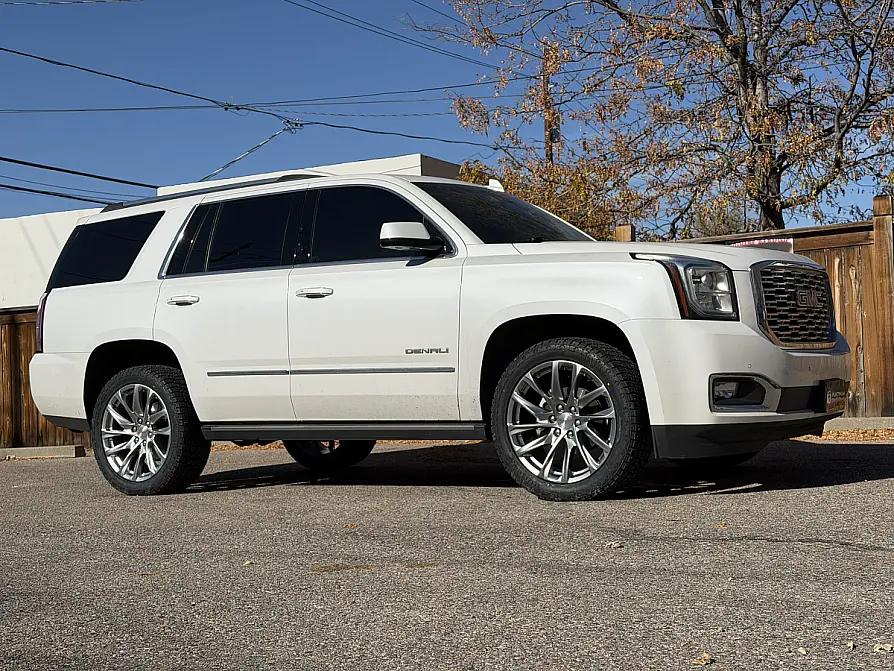 Charcoal Replica Wheels 22" SSX Style 1106 on 2021 GMC Yukon