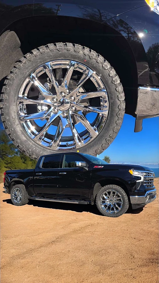 2022 Chevrolet Silverado 1500 with Replica Wheels 22" SSX Style 1106 Chrome Wheels