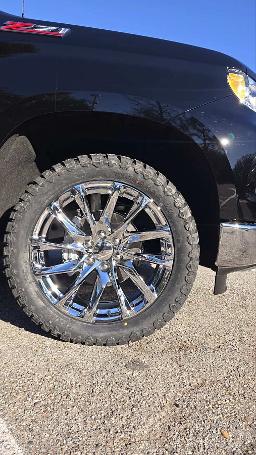 Chrome Replica Wheels 22" SSX Style 1106 on 2022 Chevrolet Silverado 1500