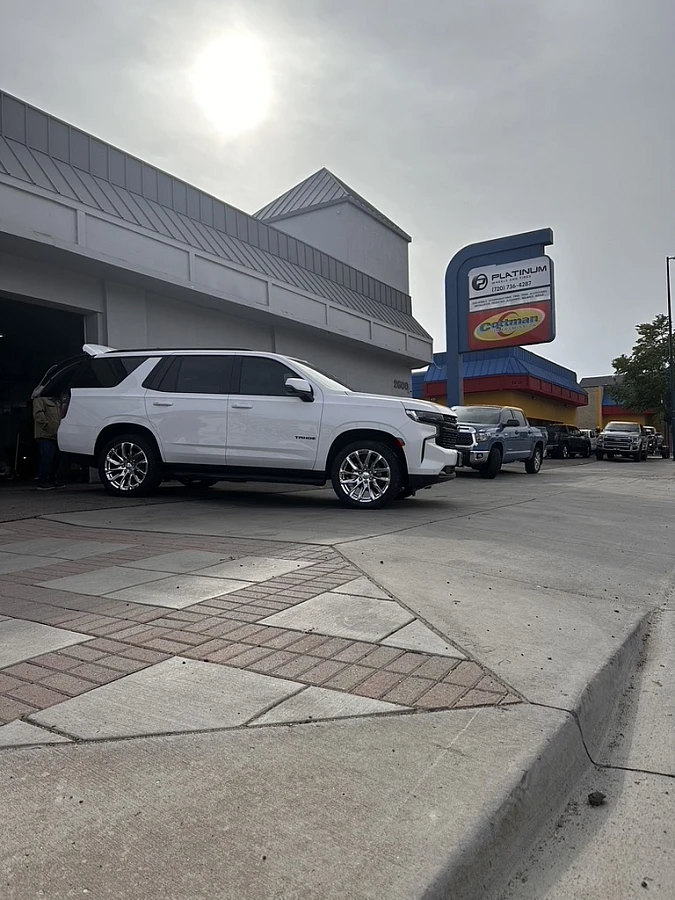 2025 Chevrolet Tahoe with Chrome Replica Wheels 22" SSX Style 1106 Rims