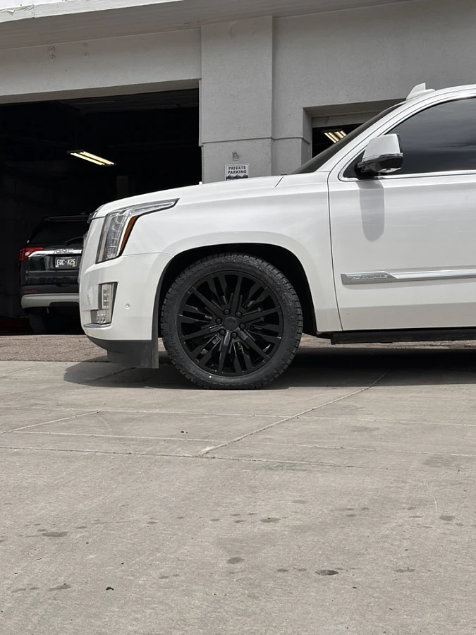 2020 Cadillac Escalade with Black Replica Wheels 22" Style 1114 Rims