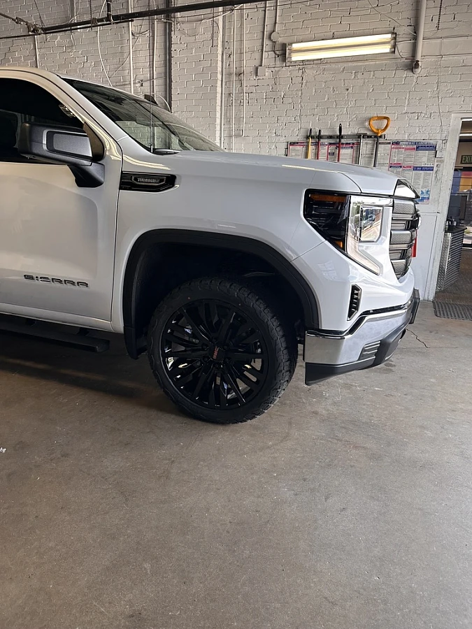 Replica Wheels 22" Style 1114 Black on 2025 GMC Sierra 1500