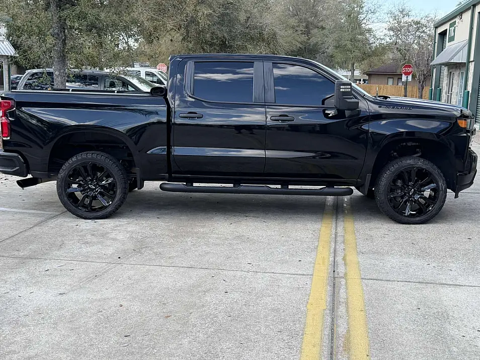 Black Replica Wheels 22" Style 1120 on 2025 Chevrolet Silverado 1500